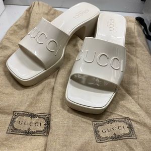 100% Authentic GUCCI Woman's Rubber Slide Sandal Size 35